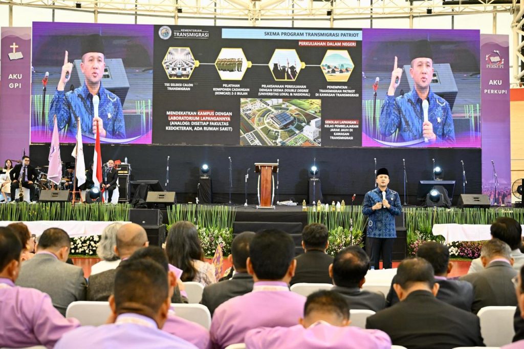 Umat Pentakosta Indonesia diajak untuk makin giat bekerja, dan makin produktif untuk ikut menyejahterakan sesama