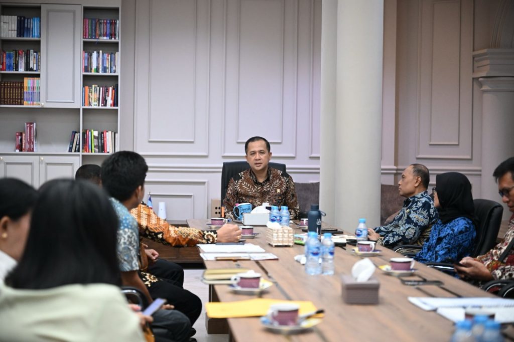 Menteri Transmigrasi, Iftitah Sulaiman menerima audiensi Pemerintah Daerah Kabupaten Kepulauan Siau Tagulandang Biaro (Sitaro)