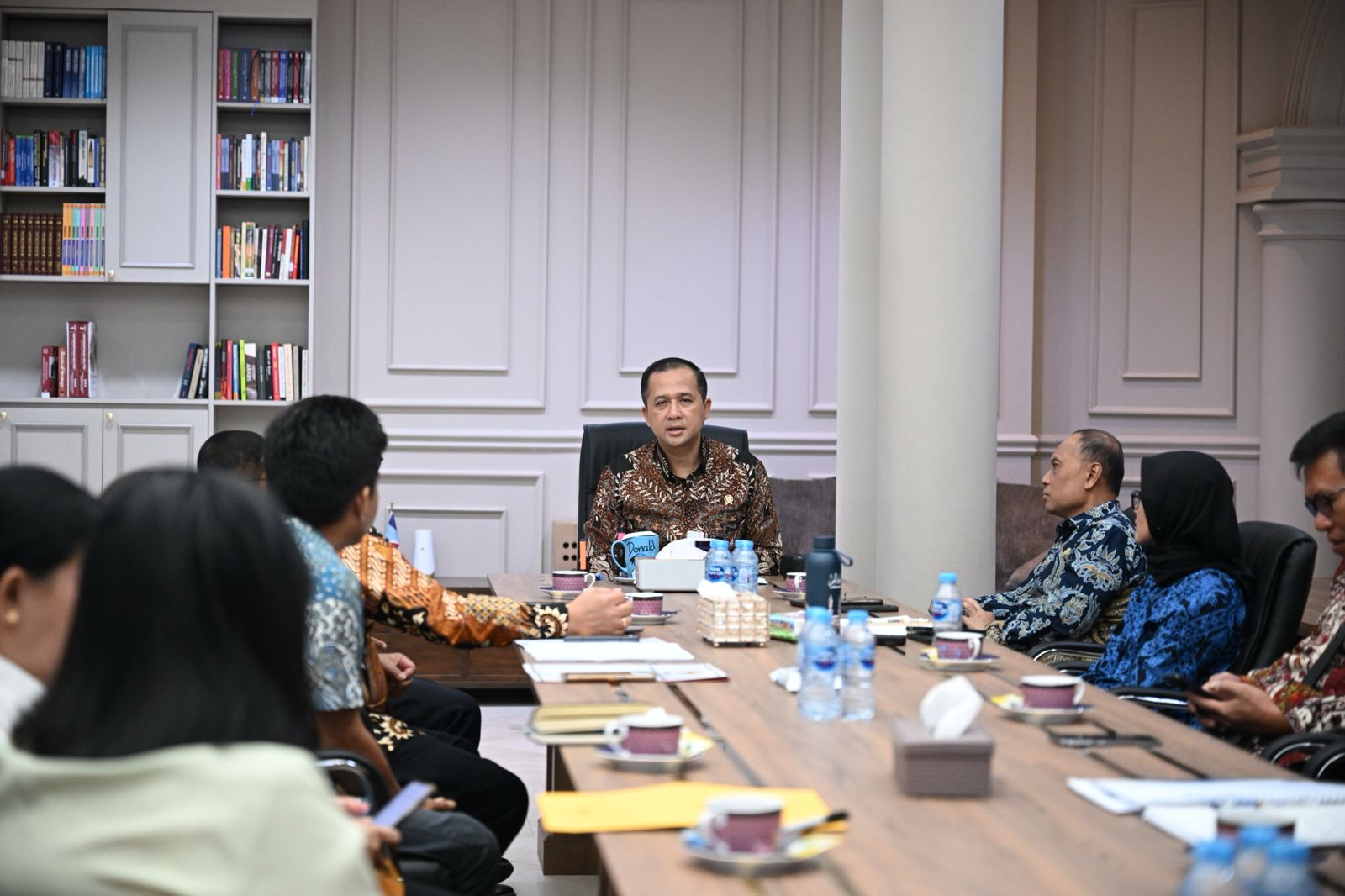 Menteri Transmigrasi, Iftitah Sulaiman menerima audiensi Pemerintah Daerah Kabupaten Kepulauan Siau Tagulandang Biaro (Sitaro)