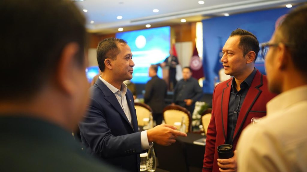 Menteri Transmigrasi, Iftitah Sulaiman tekankan pentingnya kemandirian ekonomi nasional di tengah situasi geopolitik yang serba tidak pasti. Yaitu dengan mengembangkan pusat-pusat pertumbuhan baru ekonomi di berbagai daerah