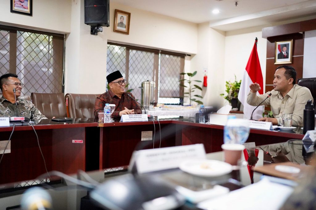 Sebagai wilayah yang menjadi bagian dari poros maritim Kawasan Barelang dan Natuna, Kabupaten Kepulauan Anambas dinilai strategis