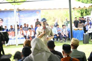 Menteri Transmigrasi memulai rangkaian kunjungan kerjanya di Provinsi Sulawesi Barat dengan mengunjungi Desa Kabuloang