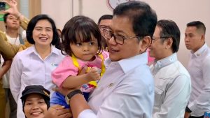 Wakil Menteri Transmigrasi, Viva Yoga Mauladi tinjau langsung kegiatan Cek Kesehatan Gratis (CKG) yang dimulai hari ini, Senin (10/2/25) di Puskesmas Kecamatan Tebet. Program Cek Kesehatan Gratis adalah program Pemerintah Republik Indonesia yang diinisiasi oleh Kantor Komunikasi Presiden.