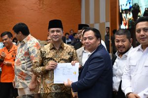 Menteri Transmigrasi Iftitah Sulaiman Suryanagara menyatakan kementeriannya ingin ikut menyukseskan program swasembada pangan dan energi