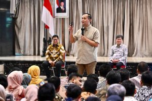 Para pegawai Kementerian Transmigrasi diingatkan untuk menanamkan tiga karakter dasar: bertanggung jawab, problem solver, dan produktif.