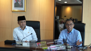 Menteri Transmigrasi (Mentrans) Iftitah Sulaiman Suryanagara mengajak Menteri Pendidikan Tinggi, Sains, dan Teknologi