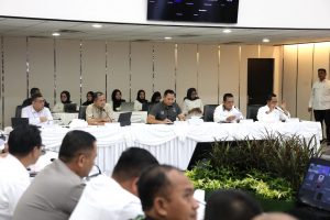 68 Kepala Keluarga warga Rempang menerima Sertipikat Hak Milik (SHM) atas lahan tempat tinggal mereka di Tanjung Banun, Kepulauan Rempang.