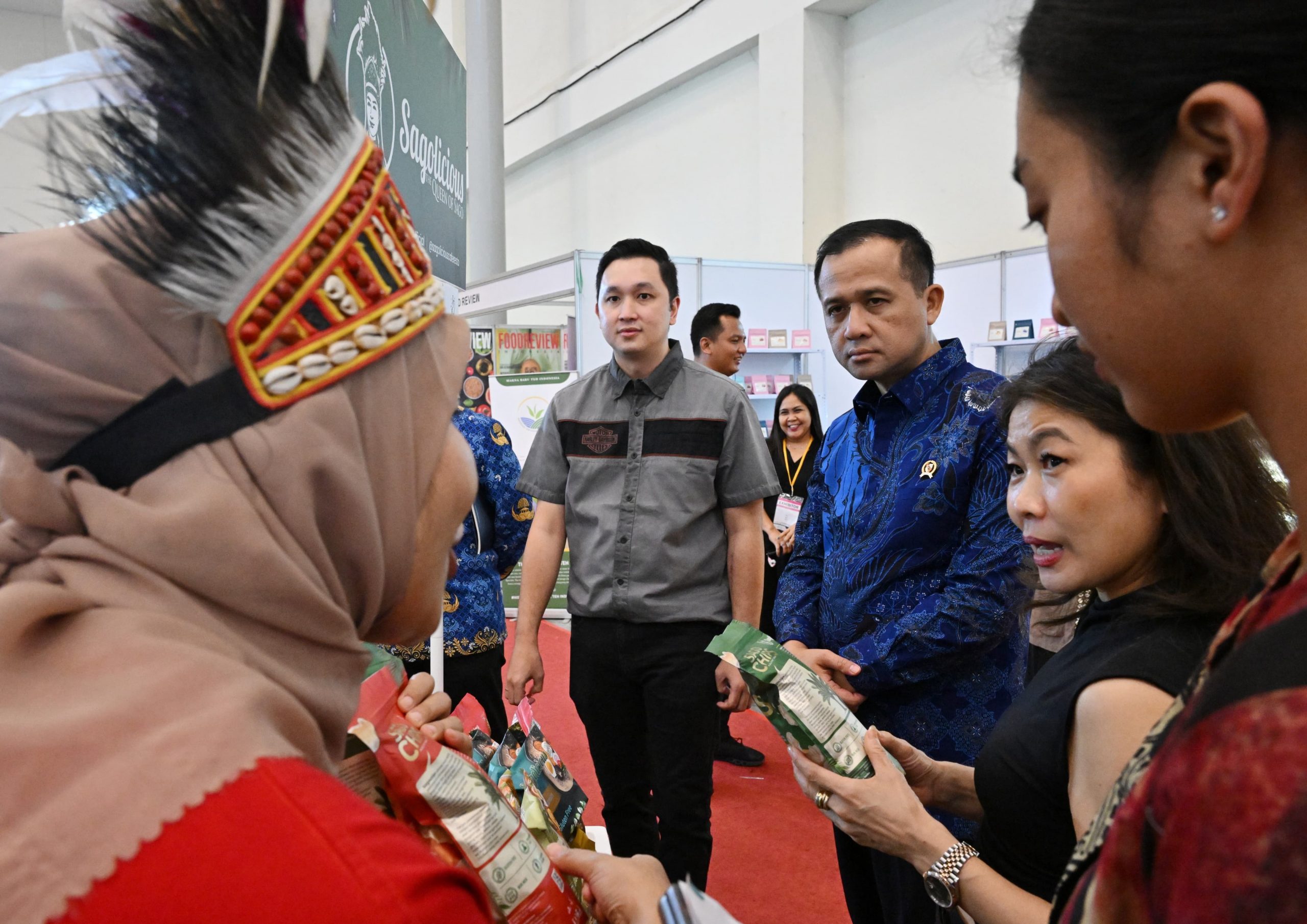 Pengusaha industri makanan menyambut baik ajakan Kementerian Transmigrasi untuk membangun pabrik pengolahan di sekitar kawasan transmigrasi.